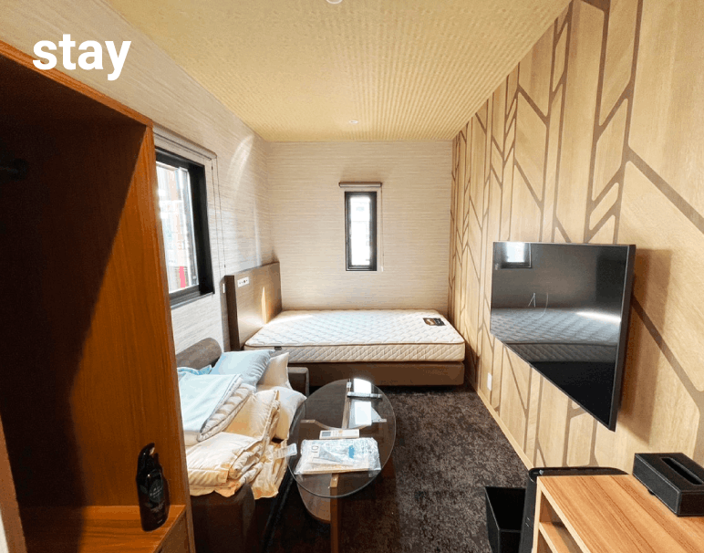 stayの文字入り宿泊用コンテナ内装画像
