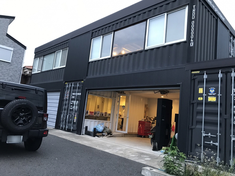 コンテナを7本使ったモンスター住宅